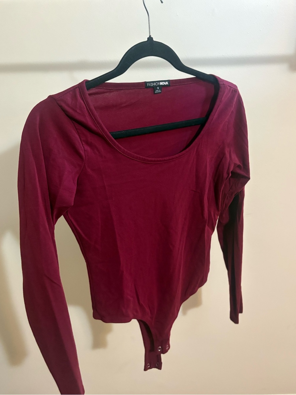 Fashion Nova Women's Wine Long Sleeve Scoop Neck Bodysuit